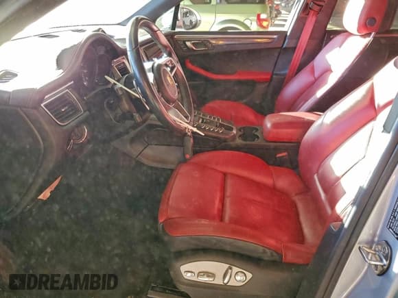 ✅ 2018 Porsche Macan GTS • VIN: WP1AG2A50JLB63767 • Lot: 96617415. Wystawiony na Copart z przebiegiem 54 209 mil. Bezpłatny archiwum sprzedaży aukcyjnych z USA i szczegółowy raport historii pojazdu na DreamBid. Zdjęcie 7.