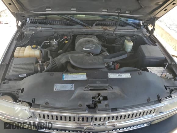 ✅ 2001 Chevrolet Suburban LS • VIN: 3GNEC16T11G283940 • Lot: 52162715. Wystawiony na Copart z przebiegiem 197 628 mil. Bezpłatny archiwum sprzedaży aukcyjnych z USA i szczegółowy raport historii pojazdu na DreamBid. Zdjęcie 11.