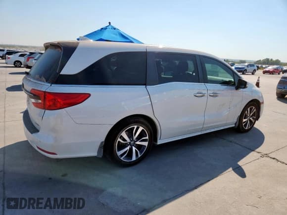 ✅ 2021 Honda Odyssey Touring • VIN: 5FNRL6H8XMB032196 • Lot: 85553585. Listed on Copart with 88,018 mi. Free auction sales archive from the USA and detailed vehicle history report at DreamBid. Image 3.