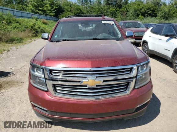 ✅ 2017 Chevrolet Suburban Premier • VIN: 1GNSKJKCXHR154519 • Lot: 65890234. Wystawiony na Copart z przebiegiem 148 955 mil. Bezpłatny archiwum sprzedaży aukcyjnych z USA i szczegółowy raport historii pojazdu na DreamBid. Zdjęcie 5.