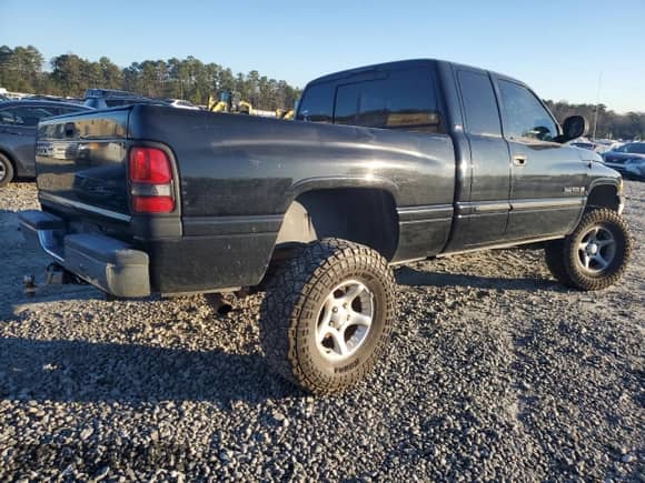 ✅ 2001 Dodge 1500 • VIN: 3B7HF13Z11G792688 • Лот: 87068424. Размещён на Copart с пробегом Не указан миль. Получите бесплатный доступ к архиву аукционных продаж из США и посмотрите подробный отчёт об истории автомобиля на DreamBid. Изображение 3.