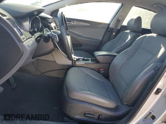 ✅ 2012 Hyundai Sonata SE • VIN: 5NPEC4ABXCH474792 • Lot: 81231755. Wystawiony na Copart z przebiegiem 93 845 mil. Bezpłatny archiwum sprzedaży aukcyjnych z USA i szczegółowy raport historii pojazdu na DreamBid. Zdjęcie 7.