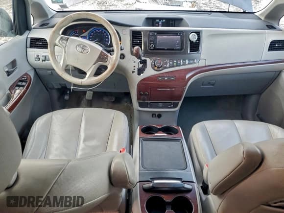 ✅ 2013 Toyota Sienna XLE • VIN: 5TDDK3DC7DS055579 • Лот: 94544765. Опубликован ранее на Copart с пробегом 194 015 миль. Бесплатный доступ к архиву аукционных продаж из США и подробный отчёт об истории автомобиля на DreamBid. Изображение 8.