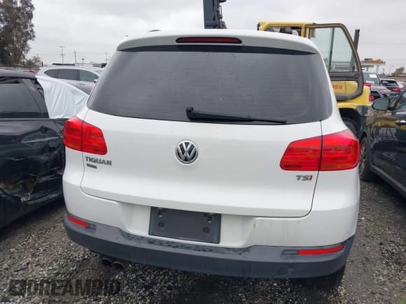 ✅ 2018 Volkswagen Tiguan • VIN: WVGAV7AX9JK004415 • Лот: 41533990. Опубликован ранее на IAAI с пробегом 69 856 миль. Бесплатный доступ к архиву аукционных продаж из США и подробный отчёт об истории автомобиля на DreamBid. Изображение 17.