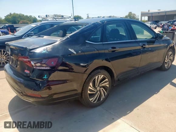 ✅ 2021 Volkswagen Jetta SEL • VIN: 3VWE57BU0MM003593 • Lot: 70924515. Listed on Copart with 62,340 mi. Free auction sales archive from the USA and detailed vehicle history report at DreamBid. Image 3.