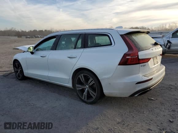 ✅ 2020 Volvo V60 Inscription • VIN: YV1102EL3L2354780 • Лот: 42060195. Опубликован ранее на Copart с пробегом 22 909 миль. Бесплатный доступ к архиву аукционных продаж из США и подробный отчёт об истории автомобиля на DreamBid. Изображение 2.