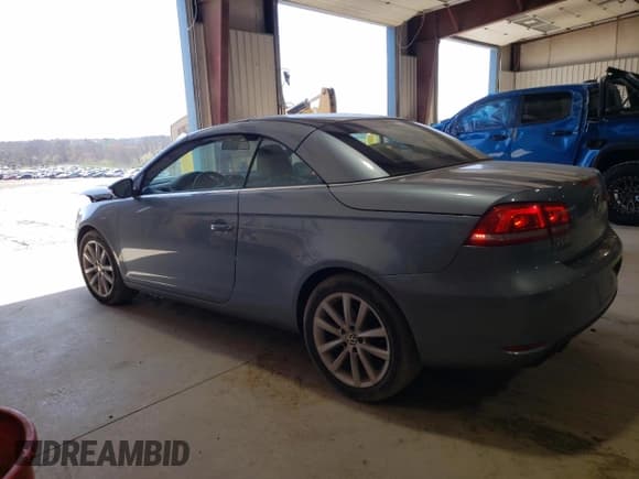 ✅ 2014 Volkswagen Eos Komfort • VIN: WVWBW8AH4EV007277 • Lot: 53631345. Wystawiony na Copart z przebiegiem 97 608 mil. Bezpłatny archiwum sprzedaży aukcyjnych z USA i szczegółowy raport historii pojazdu na DreamBid. Zdjęcie 2.