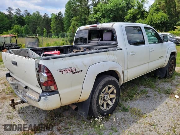 ✅ 2012 Toyota Tacoma • VIN: 3TMLU4EN3CM087777 • Lot: 42208691. Listed on IAAI with 359,942 mi. Free auction sales archive from the USA and detailed vehicle history report at DreamBid. Image 4.