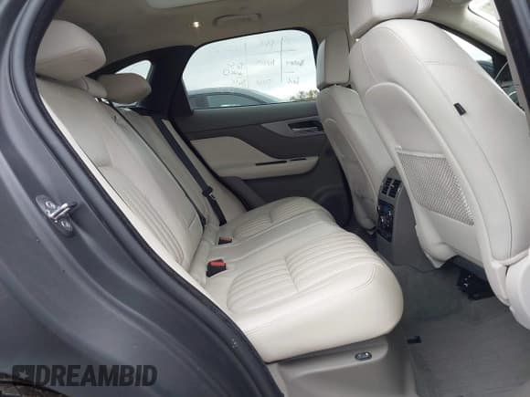 ✅ 2019 Jaguar F-Pace 30t Portfolio • VIN: SADCN2GX0KA366698 • Lot: 43527534. Listed on IAAI with 64,570 mi. Free auction sales archive from the USA and detailed vehicle history report at DreamBid. Image 8.