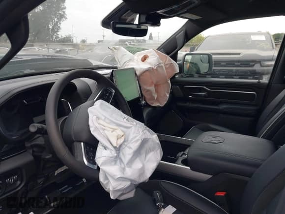 ✅ 2025 Ram 1500 Laramie • VIN: 1C6SRFJP8SN738154 • Lot: 42772162. Listed on IAAI with Not provided. Free auction sales archive from the USA and detailed vehicle history report at DreamBid. Image 21.