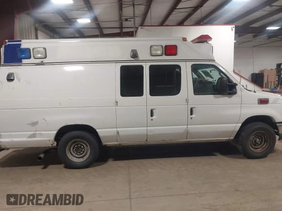 ✅ 2010 Ford E-Series Commercial • VIN: 1FDSS3EP6ADA41006 • Lot: 41561986. Listed on IAAI with 367,370 mi. Free auction sales archive from the USA and detailed vehicle history report at DreamBid. Image 13.