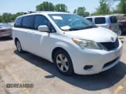 ✅ 2011 Toyota Sienna LE AAS • VIN: 5TDKK3DC3BS139015 • Лот: 42924618. Опубликован ранее на IAAI с пробегом 207 467 миль. Бесплатный доступ к архиву аукционных продаж из США и подробный отчёт об истории автомобиля на DreamBid. Изображение 1.
