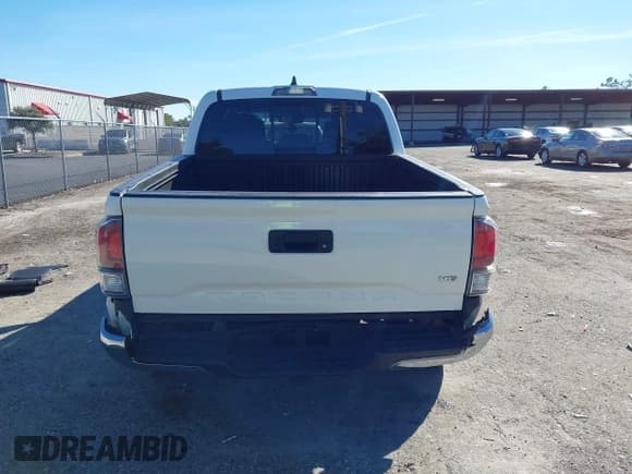 ✅ 2022 Toyota Tacoma TRD Off Road • VIN: 3TMCZ5AN6NM507516 • Lot: 43627127. Listed on IAAI with 52,077 mi. Free auction sales archive from the USA and detailed vehicle history report at DreamBid. Image 16.