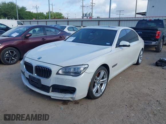 ✅ 2014 BMW 7 Series ALPINA B7 • VIN: WBAYE8C53ED136145 • Lot: 42057674. Wystawiony na IAAI z przebiegiem 108 752 mil. Bezpłatny archiwum sprzedaży aukcyjnych z USA i szczegółowy raport historii pojazdu na DreamBid. Zdjęcie 18.