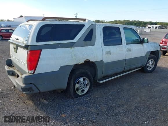 ✅ 2002 Chevrolet Avalanche • VIN: 3GNEC13T22G344766 • Lot: 43350077. Listed on IAAI with 550,579 mi. Free auction sales archive from the USA and detailed vehicle history report at DreamBid. Image 4.