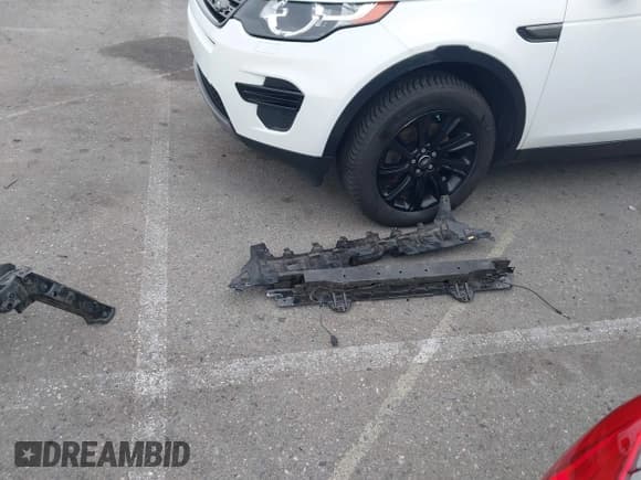 ✅ 2017 Genesis G90 Premium • VIN: KMHG34JA4HU034088 • Lot: 42180397. Listed on IAAI with 123,318 mi. Free auction sales archive from the USA and detailed vehicle history report at DreamBid. Image 20.