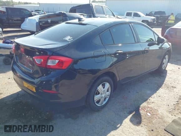 ✅ 2018 Chevrolet Cruze LS • VIN: 1G1BC5SM8J7135435 • Lot: 42811499. Listed on IAAI with 116,382 mi. Free auction sales archive from the USA and detailed vehicle history report at DreamBid. Image 4.