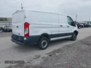 ✅ 2017 Ford Transit • VIN: 1FTYR1ZM8HKB53620 • Lot: 42345715. Wystawiony na IAAI z przebiegiem 223 303 mil. Bezpłatny archiwum sprzedaży aukcyjnych z USA i szczegółowy raport historii pojazdu na DreamBid. Zdjęcie 4.