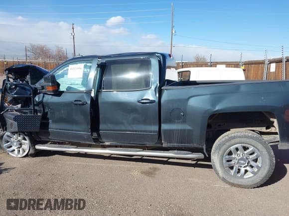 ✅ 2018 Chevrolet Silverado 2500HD LT • VIN: 1GC1KVEG3JF231734 • Лот: 41511956. Опубликован ранее на IAAI с пробегом Не указан. Бесплатный доступ к архиву аукционных продаж из США и подробный отчёт об истории автомобиля на DreamBid. Изображение 14.