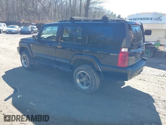 ✅ 2008 Jeep Commander Sport • VIN: 1J8HG48N58C156284 • Lot: 41825196. Listed on IAAI with 100,177 mi. Free auction sales archive from the USA and detailed vehicle history report at DreamBid. Image 3.