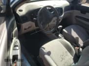 ✅ 2010 Hyundai Accent GS • VIN: KMHCM3AC4AU174333 • Лот: 54440125. Опубликован ранее на Copart с пробегом 63 312 миль. Бесплатный доступ к архиву аукционных продаж из США и подробный отчёт об истории автомобиля на DreamBid. Изображение 8.