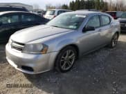 ✅ 2014 Dodge Avenger SE • VIN: 1C3CDZAG1EN174840 • Лот: 79826304. Опубликован ранее на Copart с пробегом 180 381 миль. Бесплатный доступ к архиву аукционных продаж из США и подробный отчёт об истории автомобиля на DreamBid. Изображение 1.