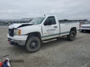 ✅ 2008 GMC Sierra 2500HD Work Truck • VIN: 1GTHC24KX8E133350 • Lot: 89265915. Wystawiony na Copart z przebiegiem 300 420 mil. Bezpłatny archiwum sprzedaży aukcyjnych z USA i szczegółowy raport historii pojazdu na DreamBid. Zdjęcie 1.