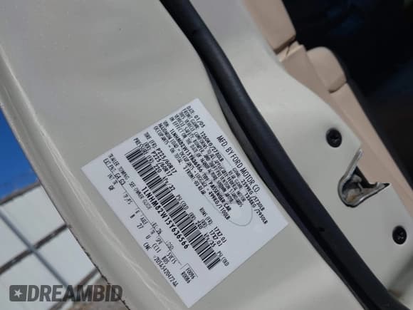 ✅ 2005 Lincoln Town Car Signature Limited • VIN: 1LNHM82W15Y636566 • Lot: 43601805. Listed on IAAI with 196,698 mi. Free auction sales archive from the USA and detailed vehicle history report at DreamBid. Image 9.