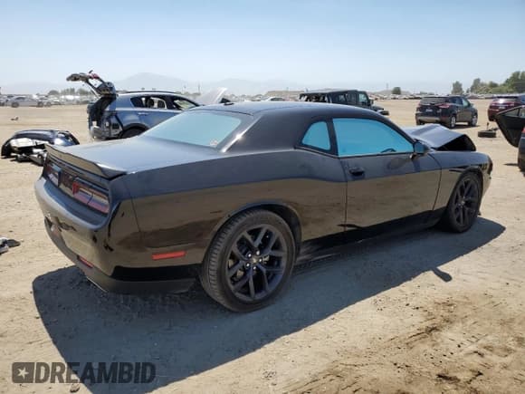 ✅ 2022 Dodge Challenger GT • VIN: 2C3CDZJG6NH223295 • Lot: 57246643. Wystawiony na Copart z przebiegiem 4 213 mil. Bezpłatny archiwum sprzedaży aukcyjnych z USA i szczegółowy raport historii pojazdu na DreamBid. Zdjęcie 3.