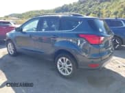 ✅ 2019 Ford Escape SE • VIN: 1FMCU9GD4KUA60546 • Лот: 43163019. Опубликован ранее на IAAI с пробегом 145 300 миль. Бесплатный доступ к архиву аукционных продаж из США и подробный отчёт об истории автомобиля на DreamBid. Изображение 3.