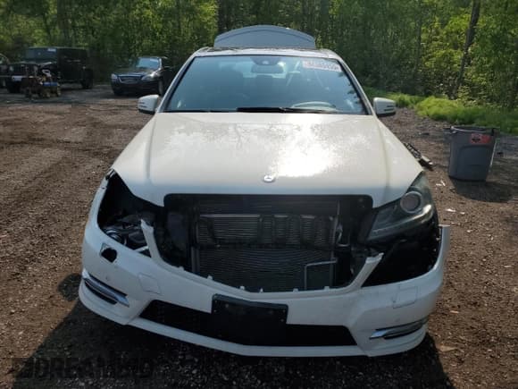 ✅ 2012 Mercedes-Benz C 300 Sport • VIN: WDDGF8BB8CA615605 • Lot: 58380455. Listed on Copart with 299,035 mi. Free auction sales archive from the USA and detailed vehicle history report at DreamBid. Image 5.