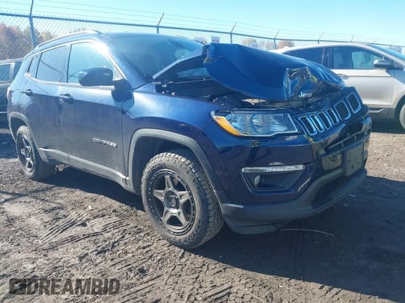 ✅ 2018 Jeep Compass Latitude • VIN: 3C4NJDBB8JT281803 • Lot: 43534542. Wystawiony na IAAI z przebiegiem 114 046 mil. Bezpłatny archiwum sprzedaży aukcyjnych z USA i szczegółowy raport historii pojazdu na DreamBid. Zdjęcie 1.