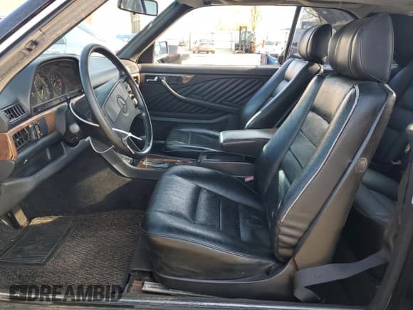 ✅ 1989 Mercedes-Benz 560 • VIN: WDBCA45E4KA498009 • Lot: 53897215. Listed on Copart with 366,931 mi. Free auction sales archive from the USA and detailed vehicle history report at DreamBid. Image 7.