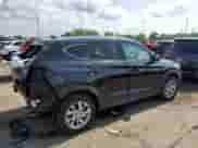 2021 Hyundai Tucson Value z VIN KM8J33A41MU350617, wystawiony jako Copart lot #61655355 z przebiegiem 75 141 mil mil oraz Szkoda całkowita • Salvage title. Historia ofert i sprzedaży dostępna na DreamBid. Obrazek 3.