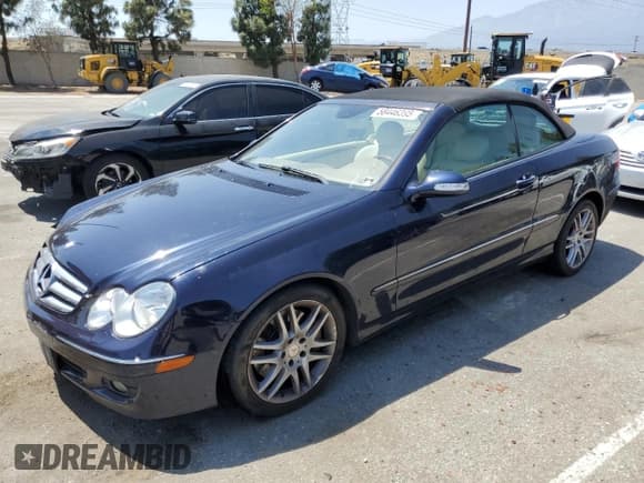 ✅ 2009 Mercedes-Benz CLK 350 • VIN: WDBTK56F89T109798 • Lot: 58446395. Listed on Copart with 131,314 mi. Free auction sales archive from the USA and detailed vehicle history report at DreamBid. Image 1.