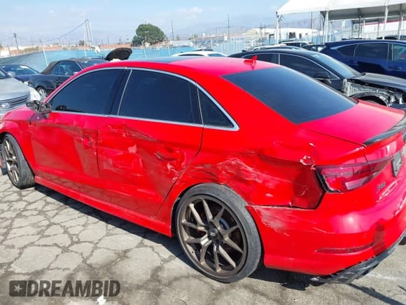 ✅ 2017 Audi RS 3 • VIN: WUABWGFF1H1900197 • Lot: 41493934. Listed on IAAI with 24,017 mi. Free auction sales archive from the USA and detailed vehicle history report at DreamBid. Image 6.