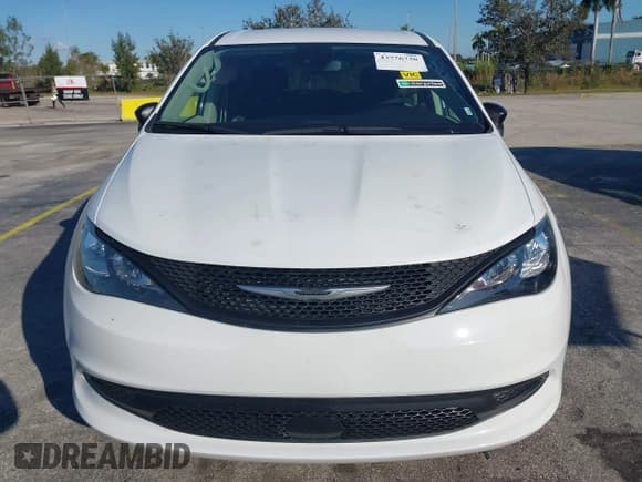 ✅ 2024 Chrysler Voyager LX • VIN: 2C4RC1CG5RR130016 • Lot: 43776730. Wystawiony na IAAI z przebiegiem 45 080 mil. Bezpłatny archiwum sprzedaży aukcyjnych z USA i szczegółowy raport historii pojazdu na DreamBid. Zdjęcie 12.