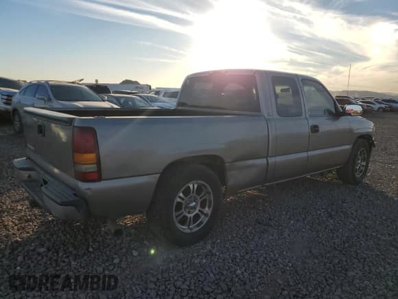 ✅ 2001 Chevrolet Silverado 1500 • VIN: 2GCEC19W311130130 • Лот: 81270584. Опубликован ранее на Copart с пробегом 281 025 миль. Бесплатный доступ к архиву аукционных продаж из США и подробный отчёт об истории автомобиля на DreamBid. Изображение 3.