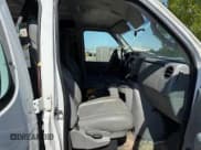 ✅ 2010 Ford Econoline Cargo Commercial • VIN: 1FTNE1EW6ADA36473 • Lot: 55557795. Wystawiony na Copart z przebiegiem 476 354 mil. Bezpłatny archiwum sprzedaży aukcyjnych z USA i szczegółowy raport historii pojazdu na DreamBid. Zdjęcie 5.