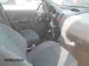 2004 Chevrolet Aveo LS z VIN KL1TJ62654B218838, wystawiony jako IAAI lot #41496237 z przebiegiem 174 217 mil mil oraz . Historia ofert i sprzedaży dostępna na DreamBid. Obrazek 5.