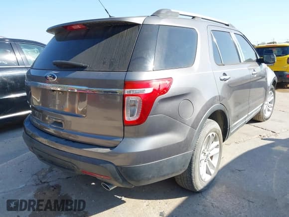 ✅ 2011 Ford Explorer XLT • VIN: 1FMHK7D84BGA64697 • Lot: 43656226. Wystawiony na IAAI z przebiegiem 108 320 mil. Bezpłatny archiwum sprzedaży aukcyjnych z USA i szczegółowy raport historii pojazdu na DreamBid. Zdjęcie 4.