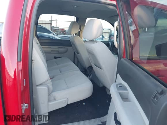 ✅ 2007 Chevrolet Silverado 1500 1LT • VIN: 3GCEC13J57G535161 • Lot: 41282921. Wystawiony na IAAI z przebiegiem Nie podano. Bezpłatny archiwum sprzedaży aukcyjnych z USA i szczegółowy raport historii pojazdu na DreamBid. Zdjęcie 8.