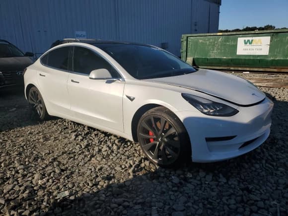 ✅ 2020 Tesla Model 3 Performance • VIN: 5YJ3E1EC6LF742612 • Lot: 84542145. Wystawiony na Copart z przebiegiem 46 372 mil. Bezpłatny archiwum sprzedaży aukcyjnych z USA i szczegółowy raport historii pojazdu na DreamBid. Zdjęcie 4.