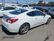✅ 2010 Hyundai Genesis Coupe • VIN: KMHHU6KH2AU006871 • Lot: 41906167. Wystawiony na IAAI z przebiegiem 118 585 mil. Bezpłatny archiwum sprzedaży aukcyjnych z USA i szczegółowy raport historii pojazdu na DreamBid. Zdjęcie 4.