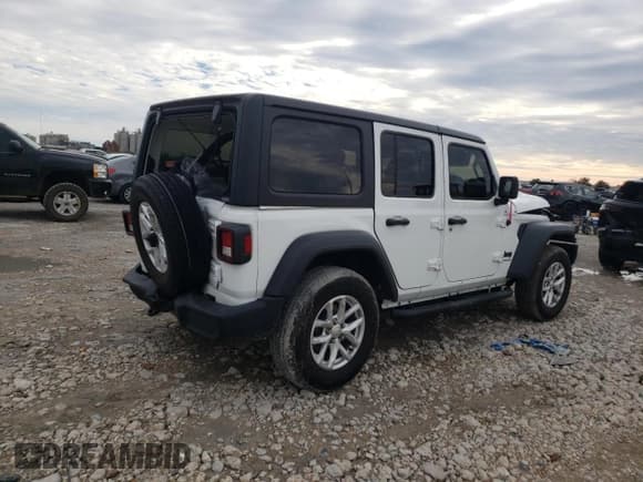 ✅ 2023 Jeep Wrangler Sport Altitude • VIN: 1C4HJXDG8PW620005 • Lot: 88764605. Wystawiony na Copart z przebiegiem 25 724 mil. Bezpłatny archiwum sprzedaży aukcyjnych z USA i szczegółowy raport historii pojazdu na DreamBid. Zdjęcie 3.
