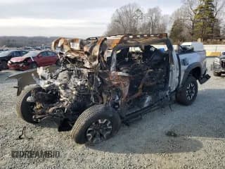 ✅ 2023 Toyota Tacoma SR • VIN: 3TMCZ5AN7PM600399 • Лот: 89389355. Опубликован ранее на Copart с пробегом Не указан. Бесплатный доступ к архиву аукционных продаж из США и подробный отчёт об истории автомобиля на DreamBid. Изображение 1.