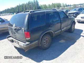 ✅ 1999 Chevrolet Blazer LT • VIN: 1GNDT13W1X2148856 • Lot: 42830006. Wystawiony na IAAI z przebiegiem Nie podano. Bezpłatny archiwum sprzedaży aukcyjnych z USA i szczegółowy raport historii pojazdu na DreamBid. Zdjęcie 4.