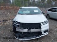 ✅ 2023 Chrysler Pacifica Hybrid Limited • VIN: 2C4RC1S76PR542993 • Lot: 42042847. Wystawiony na IAAI z przebiegiem 31 295 mil. Bezpłatny archiwum sprzedaży aukcyjnych z USA i szczegółowy raport historii pojazdu na DreamBid. Zdjęcie 13.