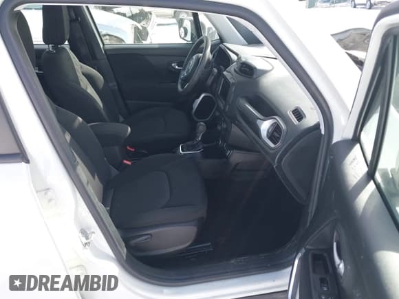 ✅ 2021 Jeep Renegade Jeepster • VIN: ZACNJDABXMPN11013 • Lot: 41394498. Wystawiony na IAAI z przebiegiem 56 035 mil. Bezpłatny archiwum sprzedaży aukcyjnych z USA i szczegółowy raport historii pojazdu na DreamBid. Zdjęcie 5.