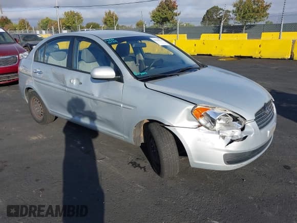 ✅ 2010 Hyundai Accent GLS • VIN: KMHCN4AC2AU481714 • Lot: 43518171. Wystawiony na IAAI z przebiegiem 250 518 mil. Bezpłatny archiwum sprzedaży aukcyjnych z USA i szczegółowy raport historii pojazdu na DreamBid. Zdjęcie 1.